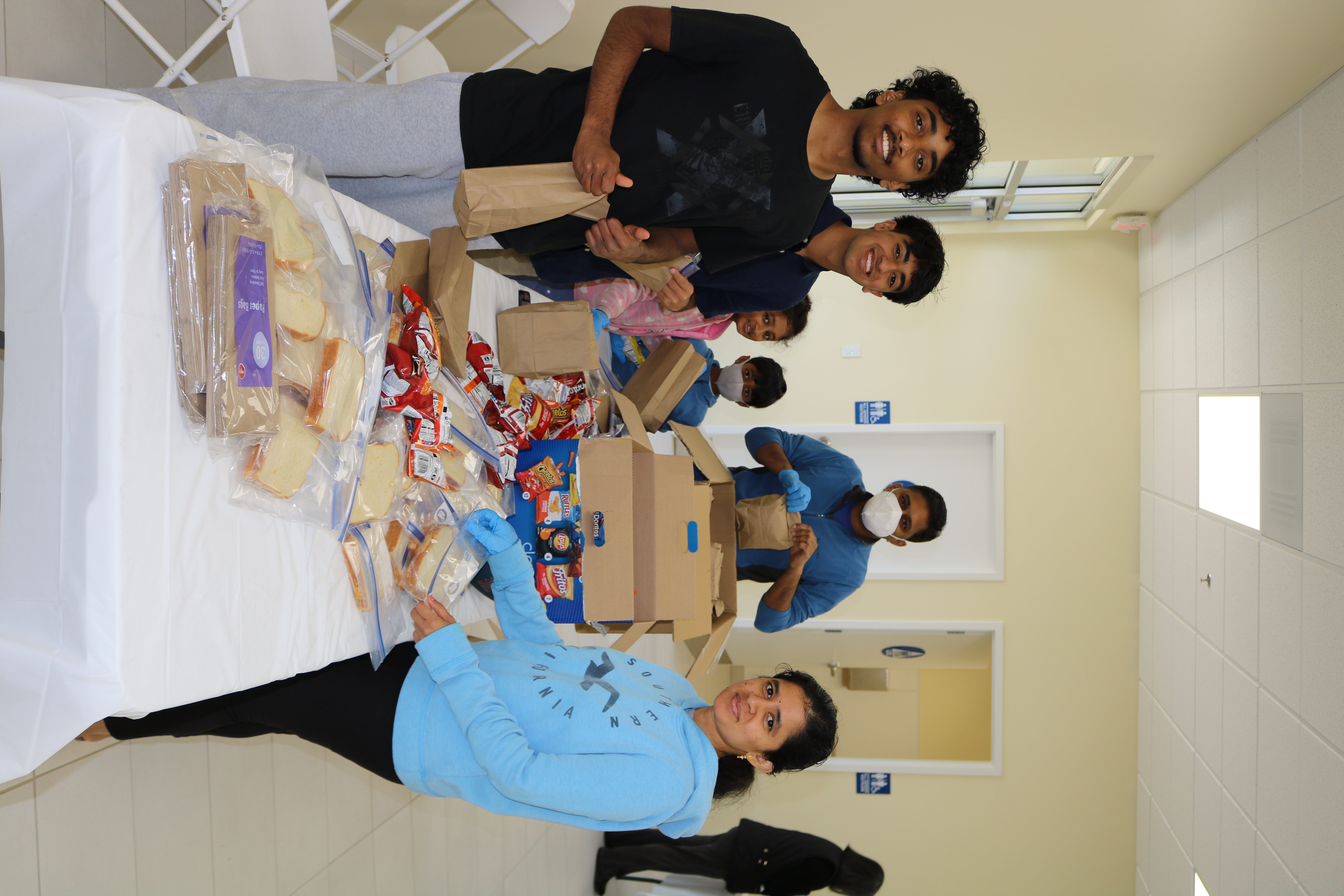 ServingHandz volunteers